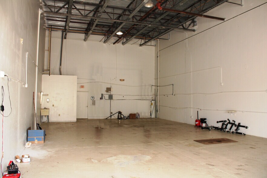 More Photos Of 12821 Commerce Lakes Dr, Fort Myers Industrial For Sale