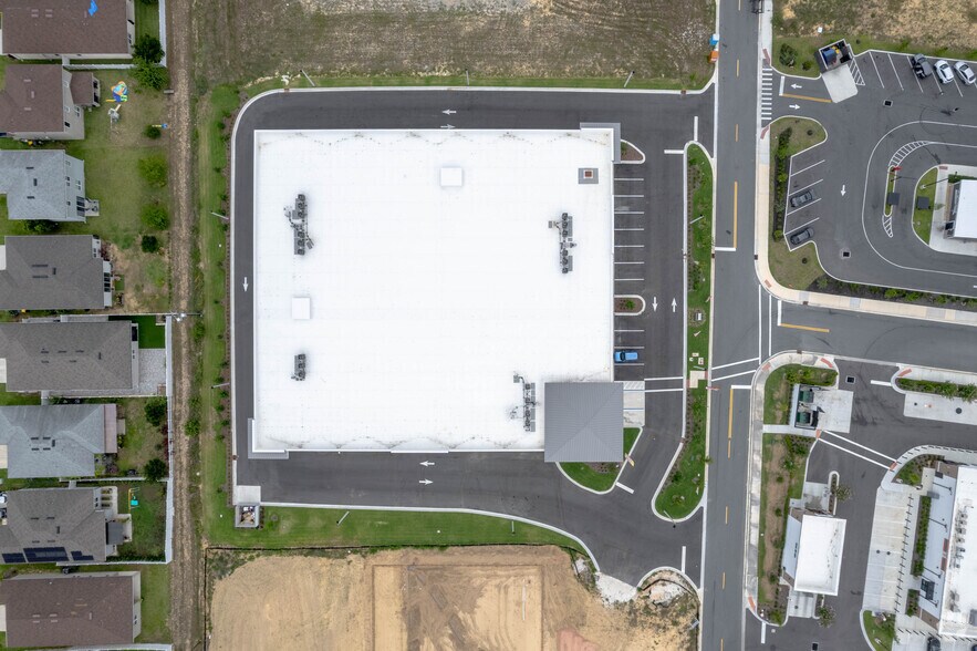 More Photos Of 1228 Finley Ave, Davenport Self Storage For Lease