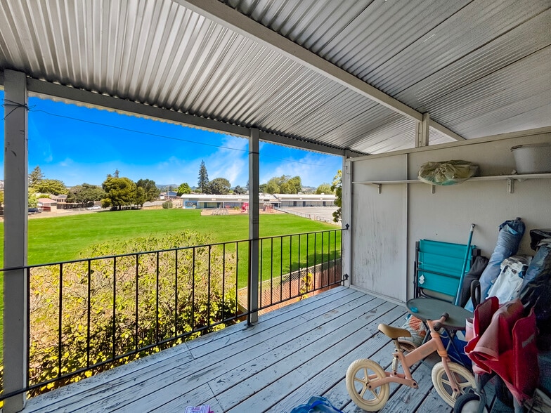 More Photos Of 2536 Grove Way, Castro Valley Apartments For Sale