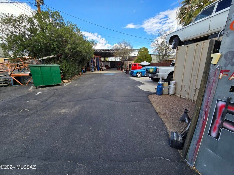 More Photos Of 1750 W Roger Rd, Tucson Auto Repair For Sale