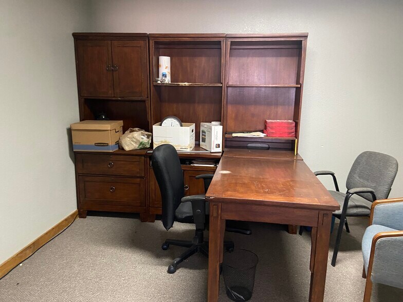 More Photos Of 1047 E Highway 121, Lewisville Self Storage For Lease