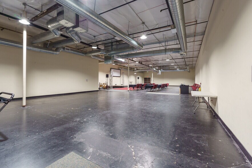 More Photos Of 2311 Statham Blvd, Oxnard Warehouse For Lease