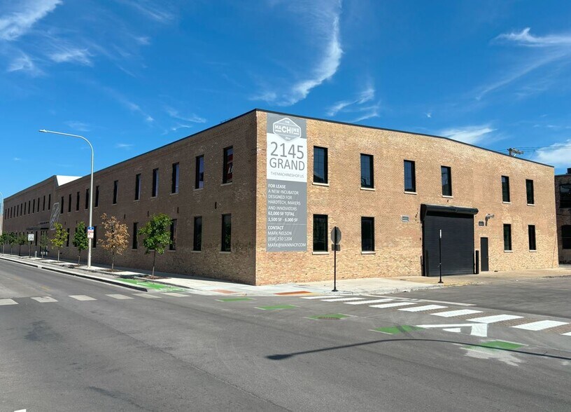 More Photos Of 2145 W Grand Ave, Chicago Showroom For Lease