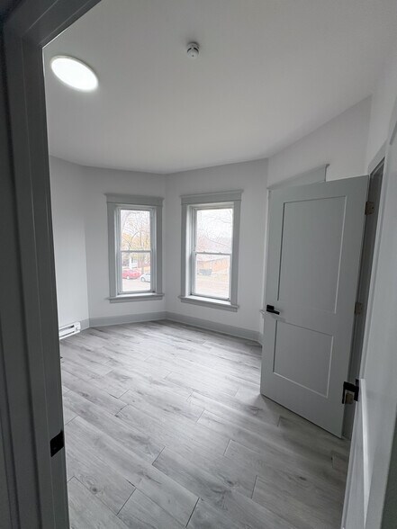 More Photos Of 303 Stone St, Joliet Multifamily For Sale