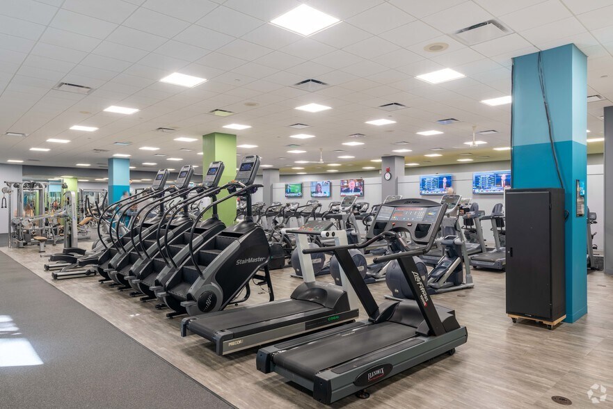 More Photos Of 3333 Warrenville Rd, Lisle Unknown For Lease