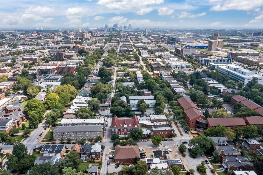 More Photos Of 12-14 N Newstead Ave, Saint Louis Office For Sale