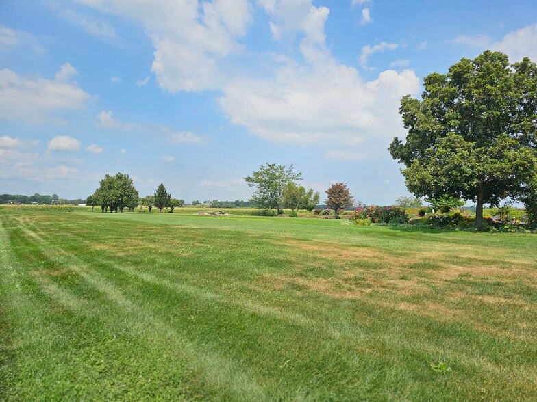 More Photos Of 73 Little York Rd, Warwick Garden Center For Sale