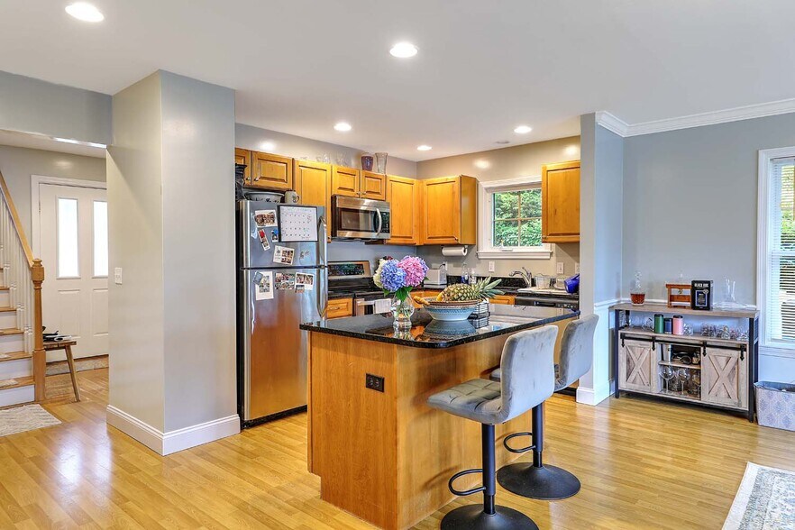 More Photos Of 183-191 Washington Rd, Barrington Apartments For Sale