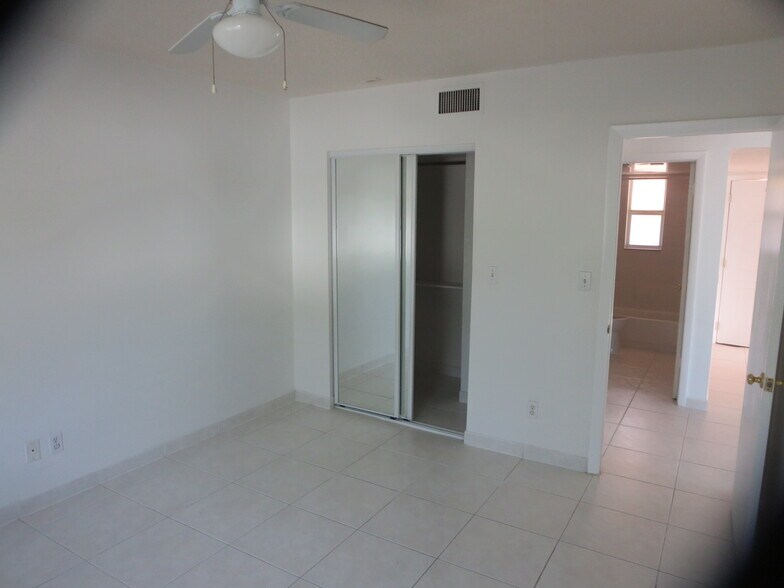 More Photos Of 724 NE 4th St, Hallandale Beach Apartments For Sale