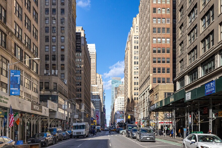 More Photos Of 347 7th Ave, New York Coworking Space