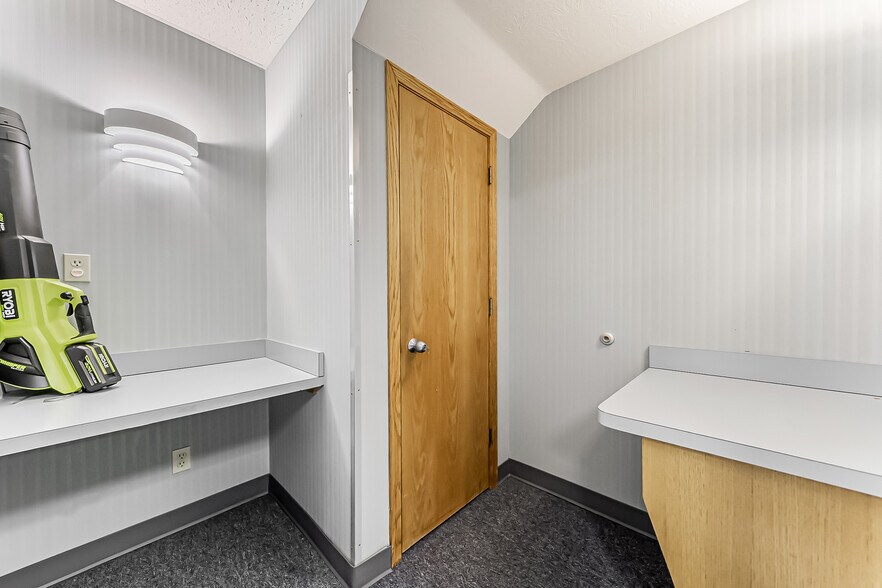 More Photos Of 36595 Detroit Rd, Avon Medical For Lease