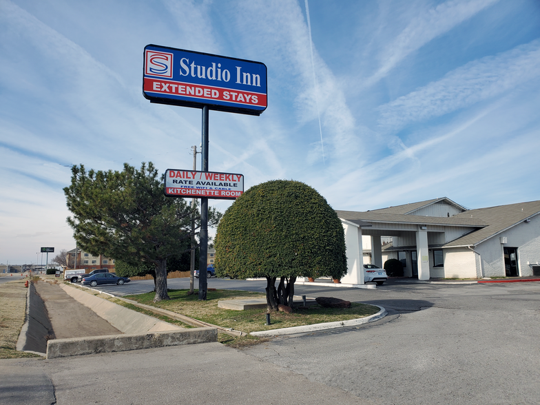 Primary Photo Of 4601 SW 3rd St, Oklahoma City Hotel For Sale