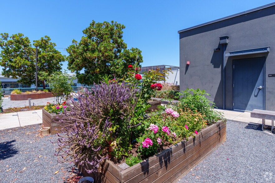 More Photos Of 2302 Valdez St, Oakland Apartments For Lease