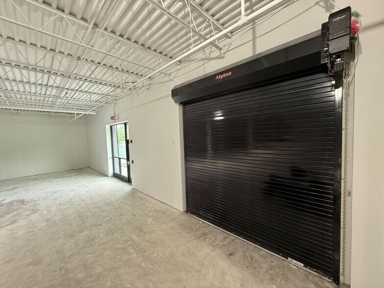 More Photos Of 1 Electronics Dr, Hamilton Light Manufacturing For Lease