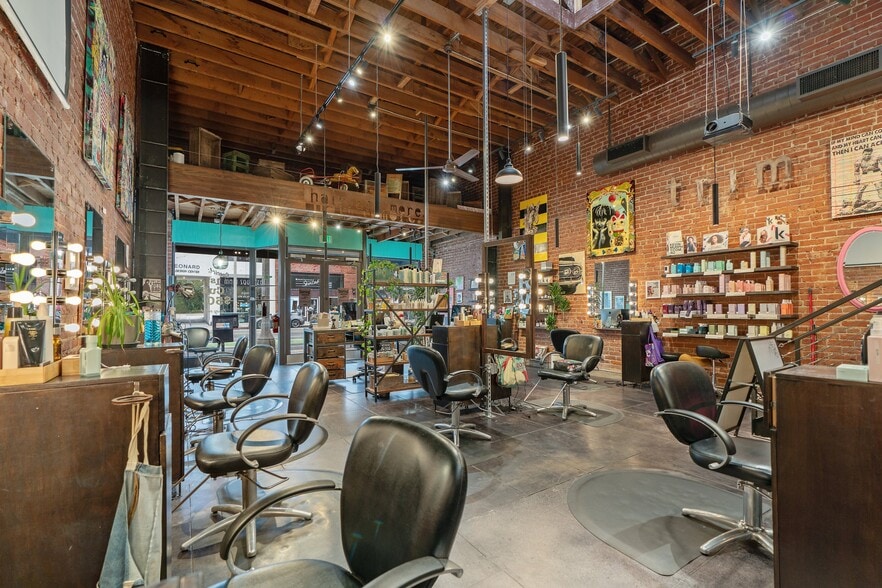 More Photos Of 2736 Main St, Santa Monica Storefront Retail Office For Lease