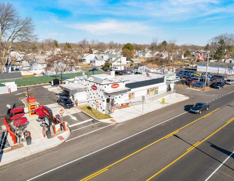 More Photos Of 399 Bristol Pike, Croydon Freestanding For Sale