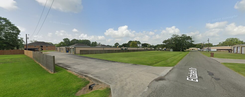 More Photos Of 106 Elizabeth Dr, Saint Martinville Self Storage For Sale