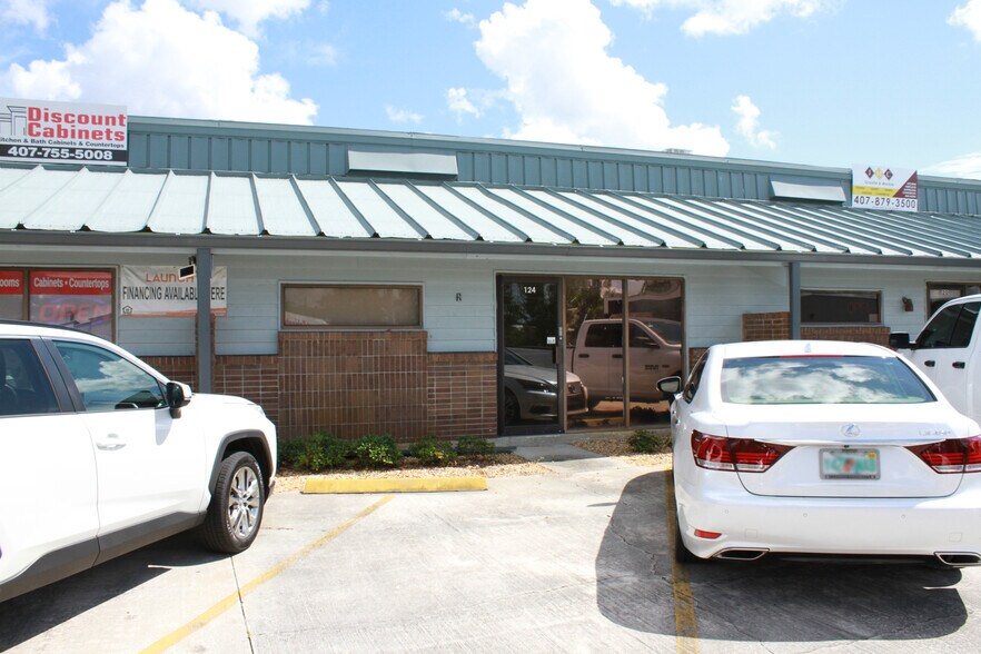 More Photos Of 490 North St, Longwood Flex For Lease