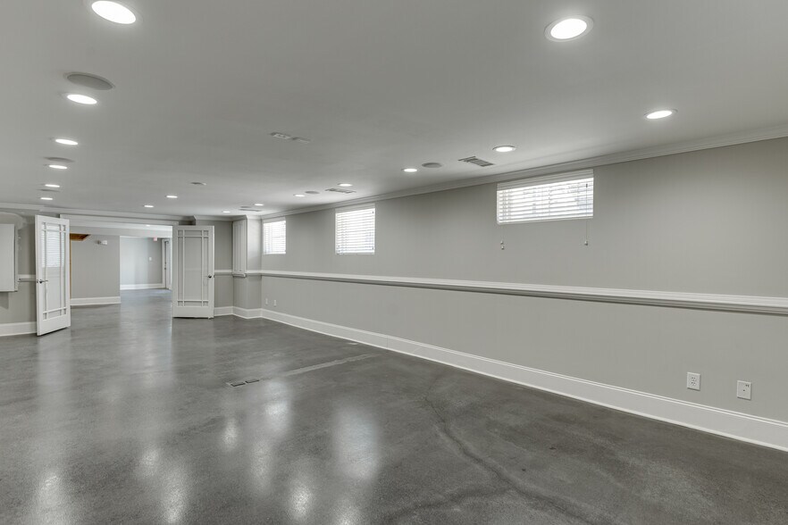 More Photos Of 55 Scott St, Buford Office For Lease