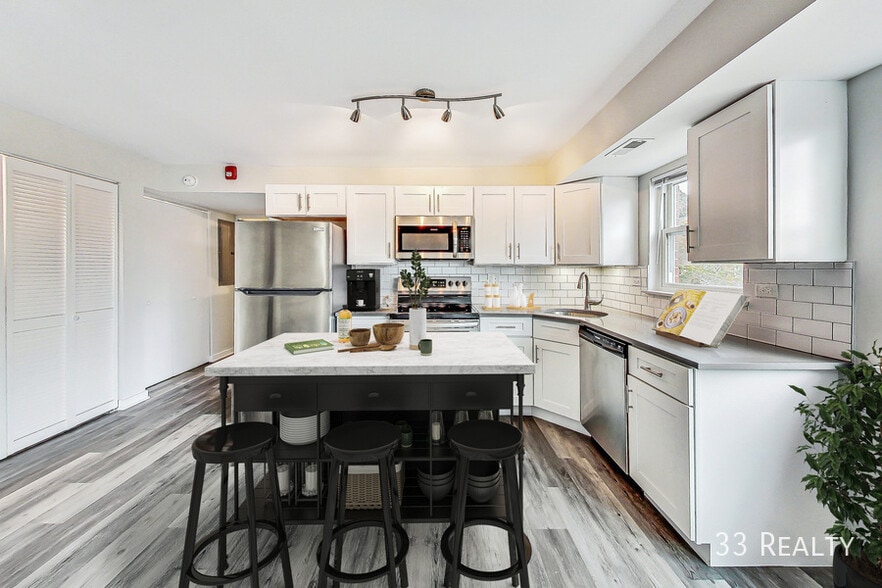 More Photos Of 501-551 W Euclid Ave, Arlington Heights Apartments For Sale