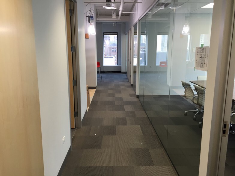 More Photos Of 625 N Michigan Ave, Chicago Office For Lease