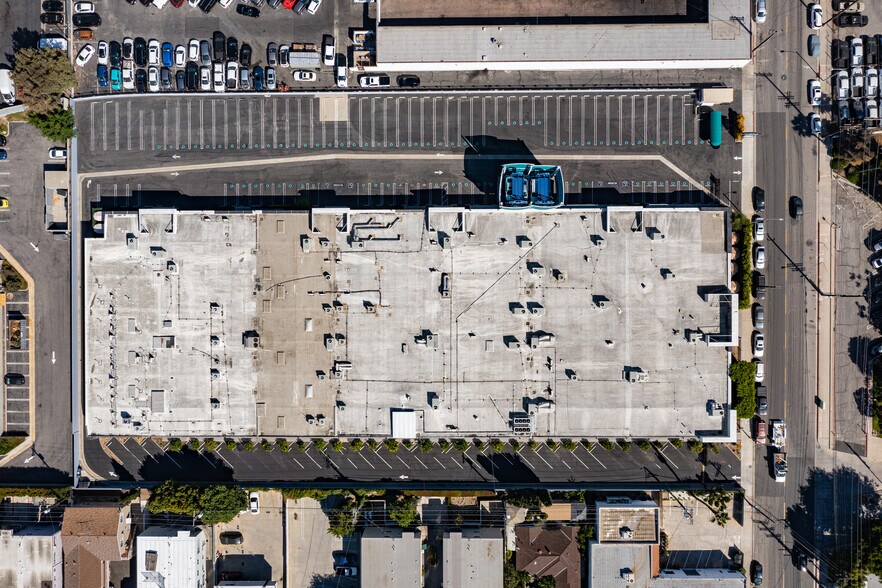 More Photos Of 217-277 S Lake St, Burbank Research And Development For Sale