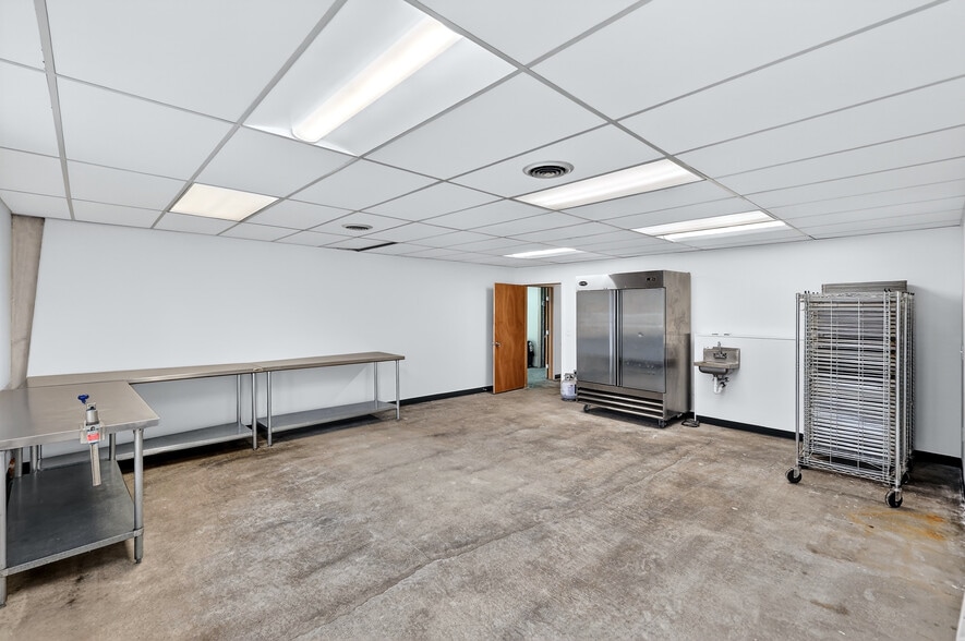 More Photos Of 5503 N Wall St, Spokane Freestanding For Lease