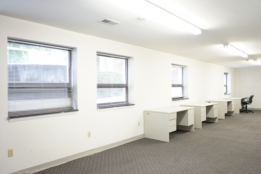 More Photos Of 55 Halstead Ave, Harrison Loft Creative Space For Lease