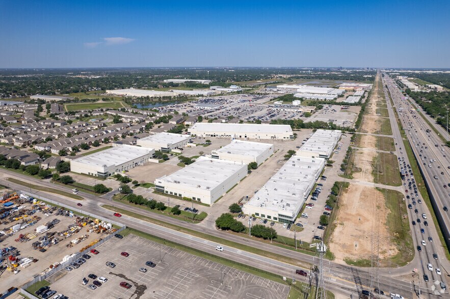 More Photos Of 4710 N Sam Houston Pky W, Houston Unknown For Sale