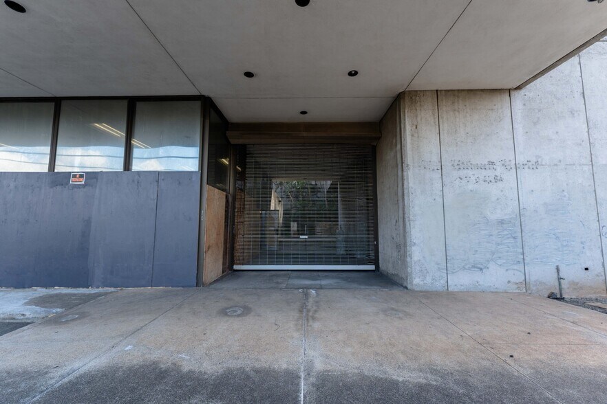 More Photos Of 917 Kokea St, Honolulu Office For Lease