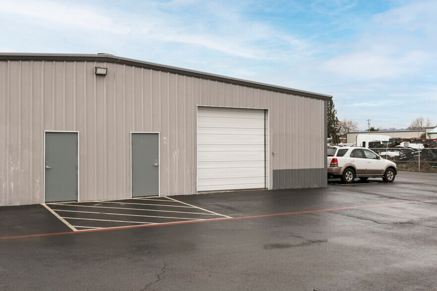 More Photos Of 798 NW Dunbar Ave, Troutdale Unknown For Lease