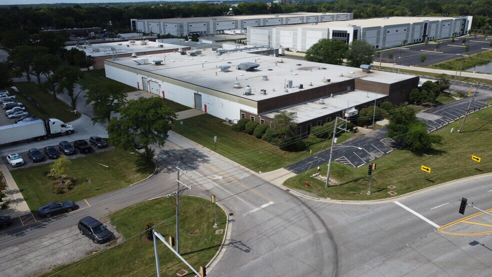 Primary Photo Of 250 S Hicks Rd, Palatine Manufacturing For Sale