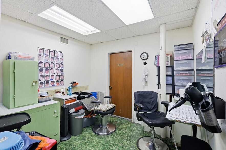 More Photos Of 8424-8430 White Settlement Rd, Fort Worth Storefront Retail Office For Sale
