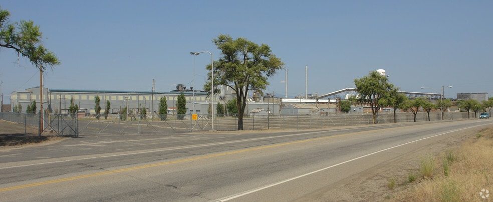 More Photos Of 2111 E Hawthorne Rd, Mead Manufacturing For Lease