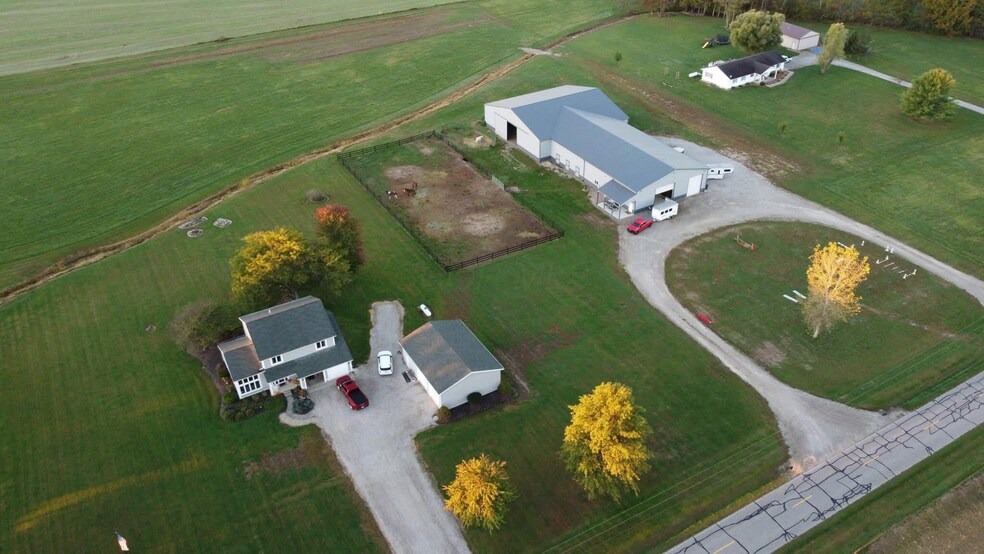 More Photos Of 7361 Zane Trail Rd, Circleville Horse Stables For Sale