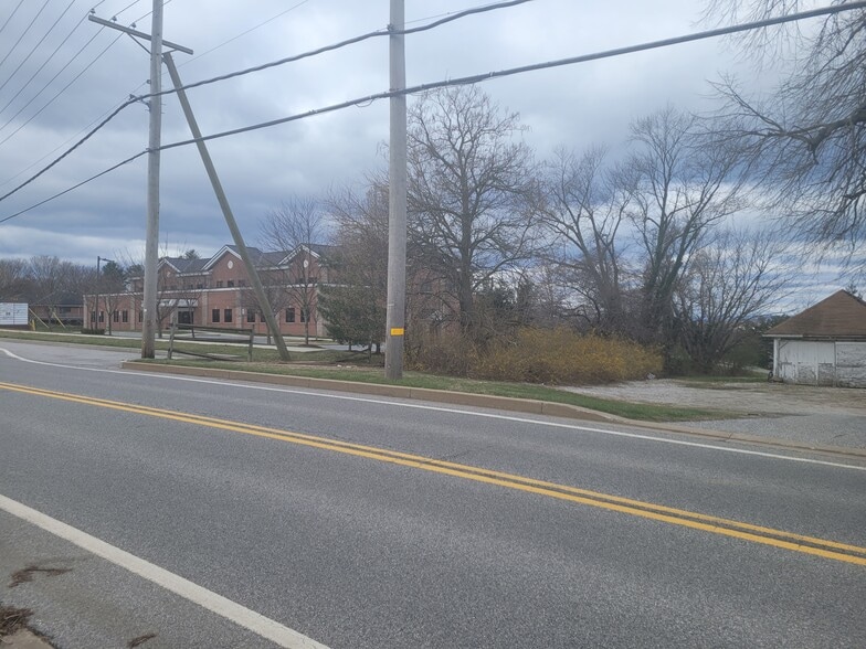 More Photos Of 834 Washington Rd, Westminster Flex For Sale