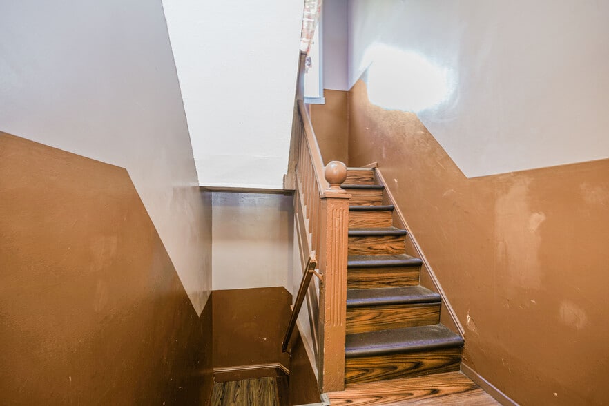 More Photos Of 1969 Bath Ave, Brooklyn Specialty For Sale