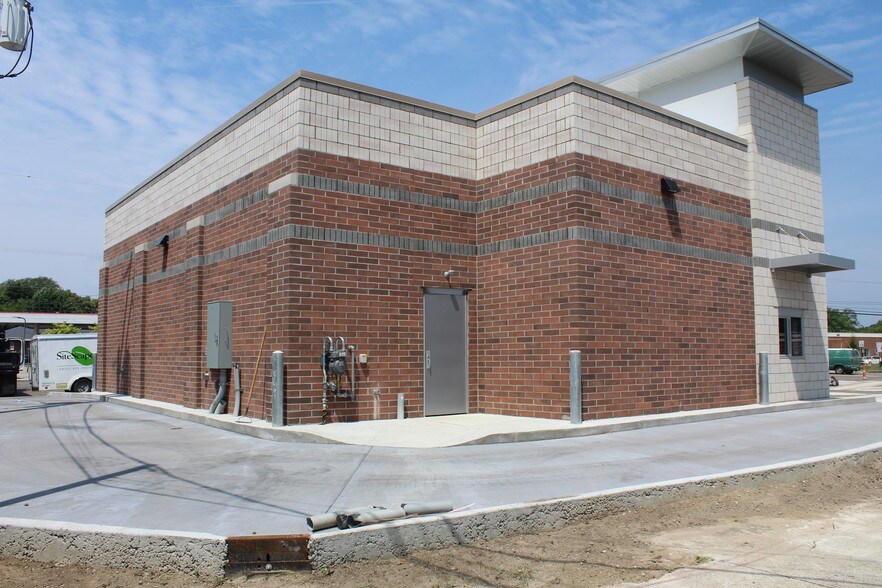 More Photos Of 1010 E Maple Rd, Troy Fast Food For Lease
