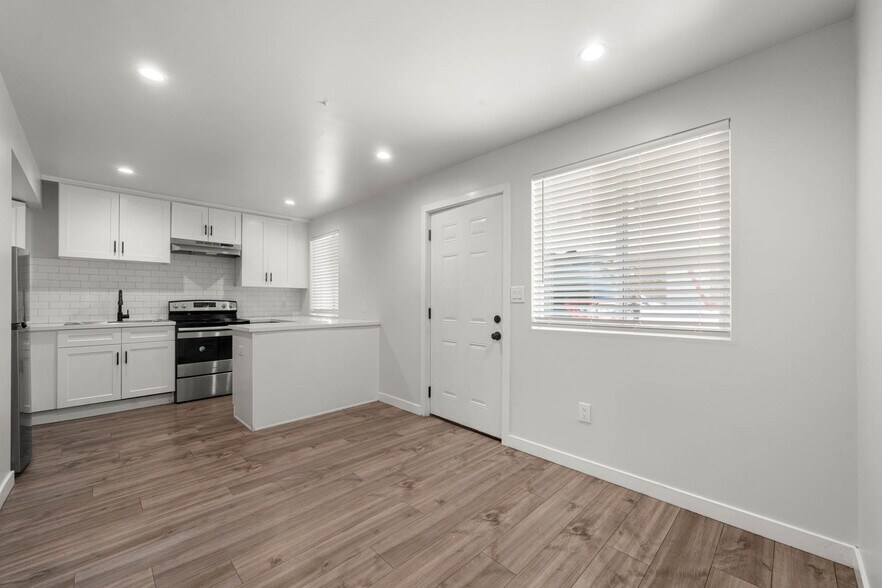 More Photos Of 6036 10th Ave, Los Angeles Apartments For Sale