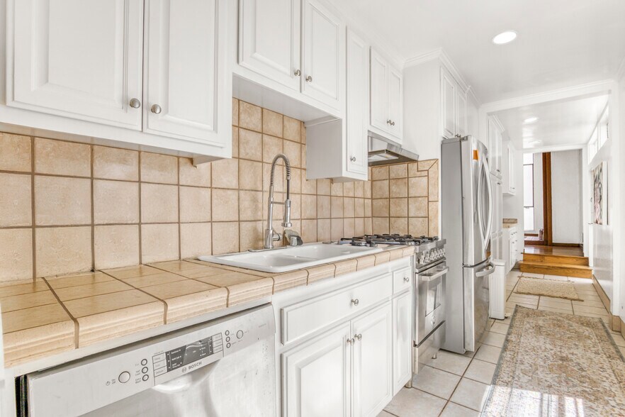 More Photos Of 1276 N Sweetzer Ave, West Hollywood Apartments For Sale