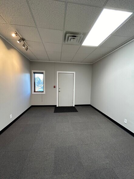 More Photos Of 6201 S 58th St, Lincoln Office For Lease