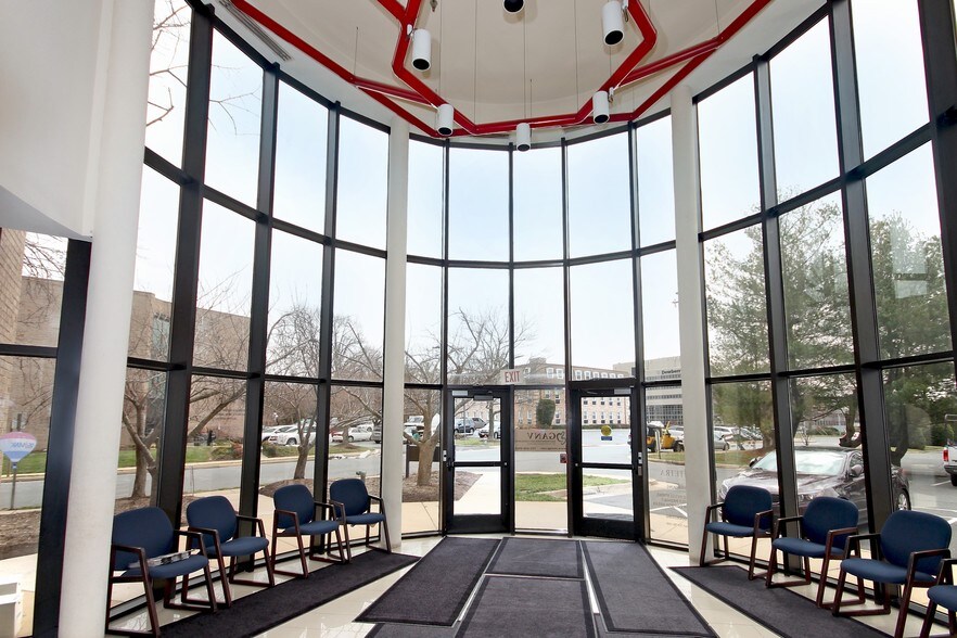 More Photos Of 3028 Javier Rd, Fairfax Medical For Lease