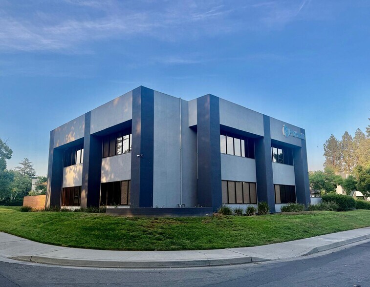 More Photos Of 1420 River Park Dr, Sacramento Office For Sale