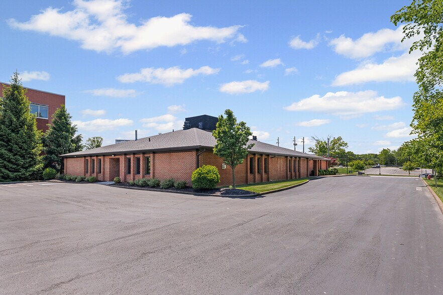 More Photos Of 18820 Bagley Rd, Middleburg Heights Office For Sale