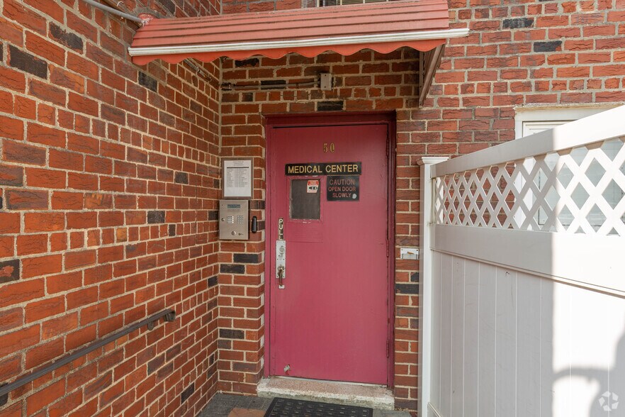 More Photos Of 50 Hempstead Ave, Lynbrook Medical For Sale