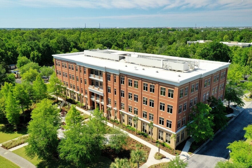 More Photos Of 115 Fairchild St, Daniel Island Office For Lease