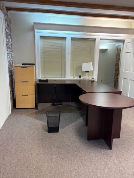 More Photos Of 10 State St, Newburyport Office For Lease