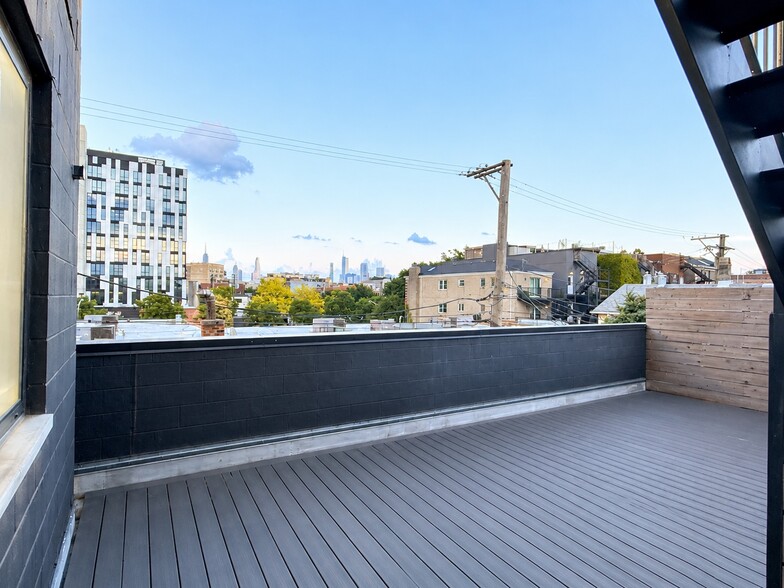 More Photos Of 1653 W Division St, Chicago Storefront Retail Residential For Sale