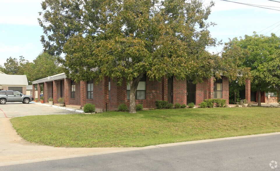 More Photos Of 303 Morrow St, Georgetown Storefront Retail Office For Sale