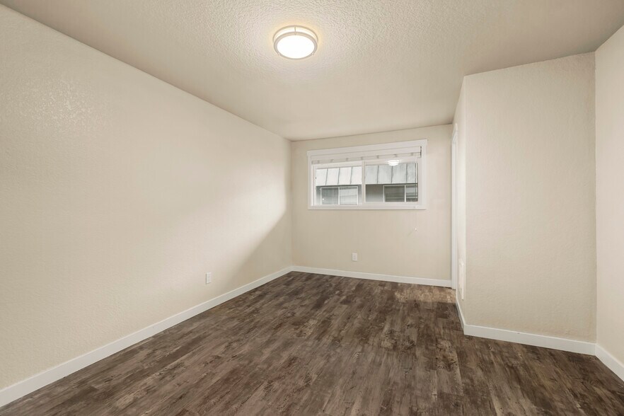 More Photos Of 1570 James St, Woodburn Apartments For Sale